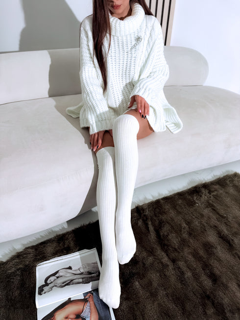 Svītrota adījuma, garās zeķes 8901 - KRĒMBALTAS